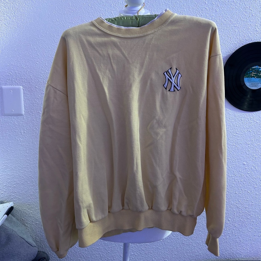 Embroidered Yankees Yellow Crewneck w/ White Lining Size Fits Women’s Med/Large